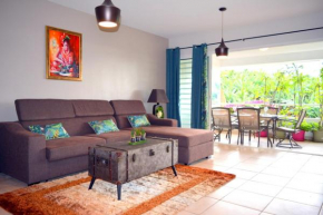 Kai cosy apartment with terrace pool and sea view near Papeete